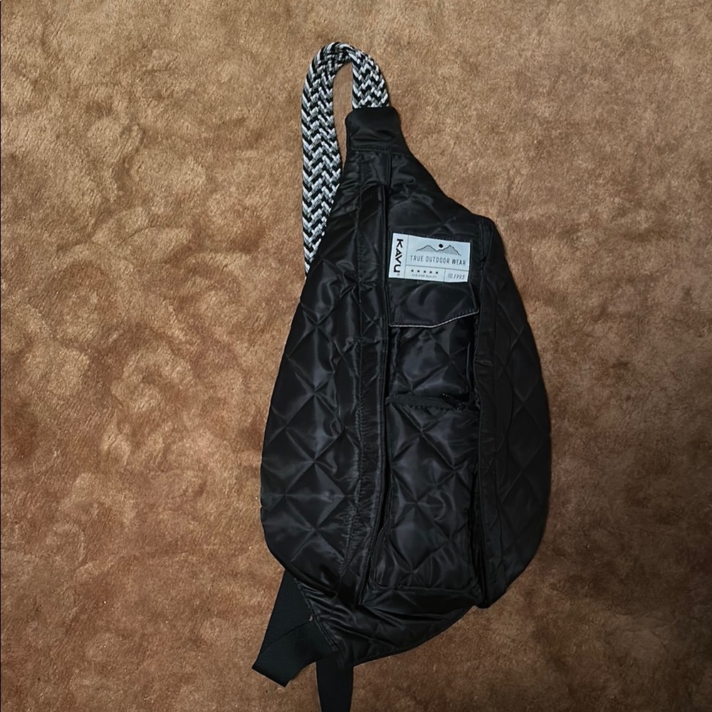 Rope puff Kavu Luxurious Black Quilted Bag